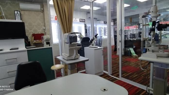 Eye optics vision center